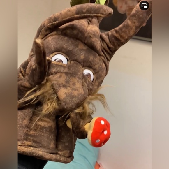 Magical tree puppet! - Picture 1 of 2